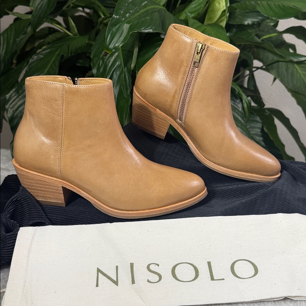 Nisolo Marisa Almond Leather Ankle Boots Side Zipper Women's 7